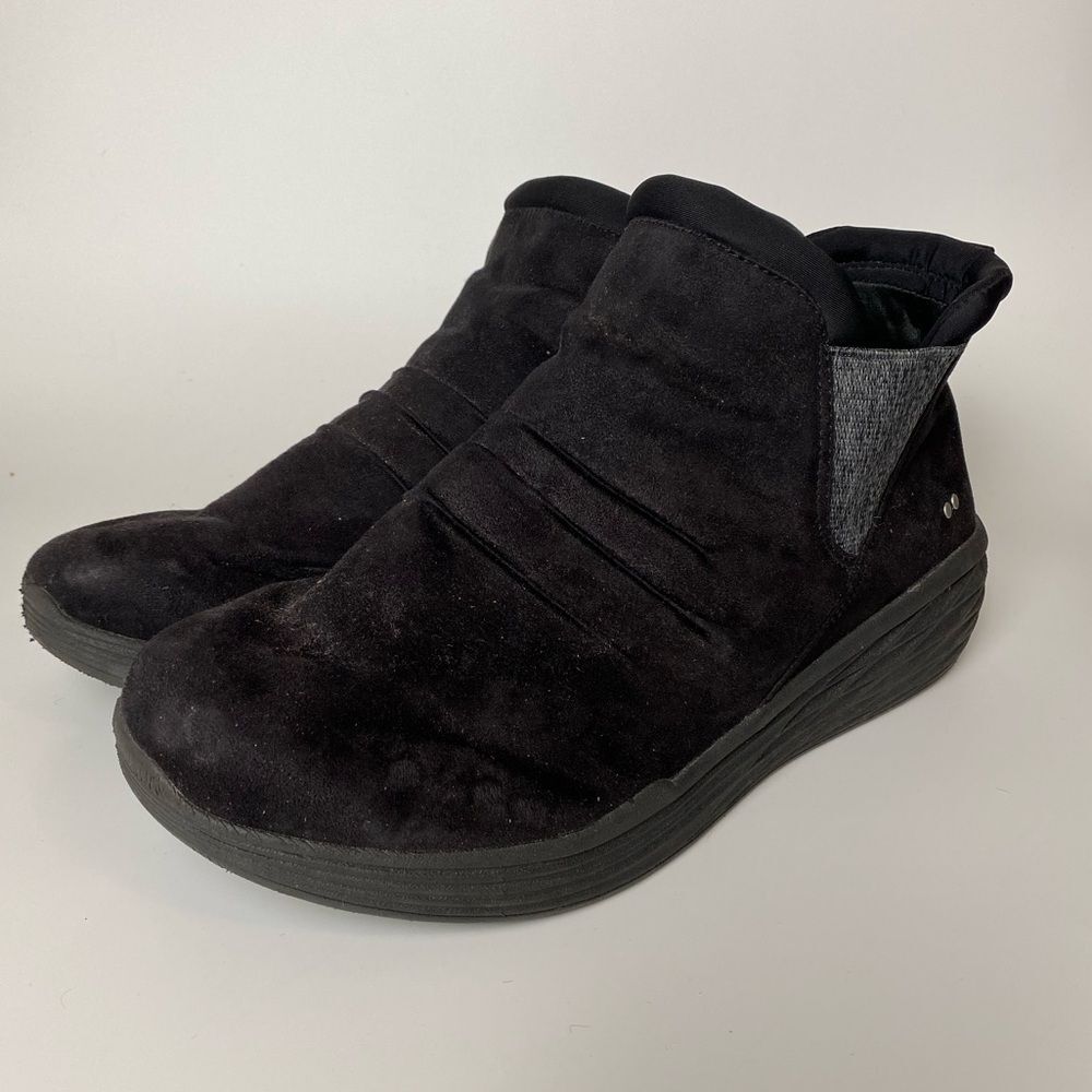 Ryka 11 W Black Slip-On Boots Women’s Comfort Shoes Minimalist Easy to Wear